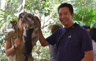 Roger Peng holding koala bear