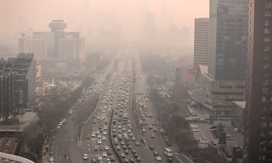 image of urban area with heavy air pollution