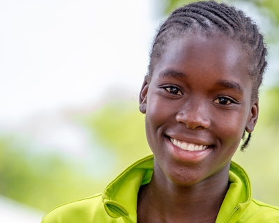 Esther Sambiri, 16, a volunteer health communicator, advocates for the HPV vaccine in the eastern district of Nyanga, Zimbabwe. Dec. 16, 2021. Image: Farai Mutsaka
