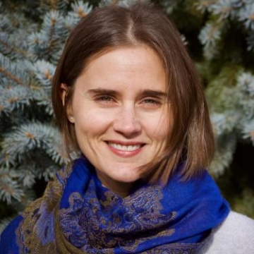 headshot of woman smiling