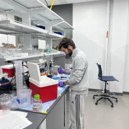 Antonio Prieto in lab